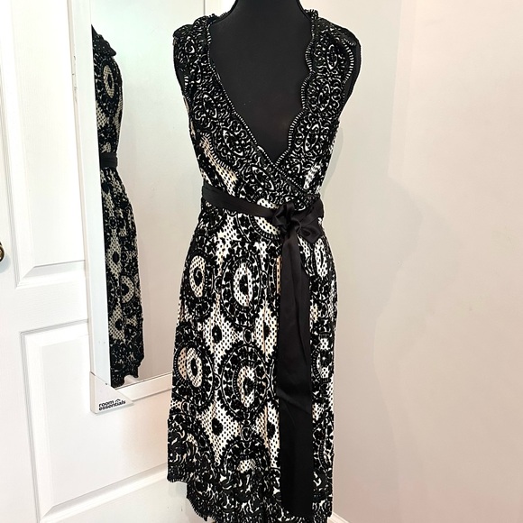 Diane Von Furstenberg wrap dress EUC - Picture 1 of 16